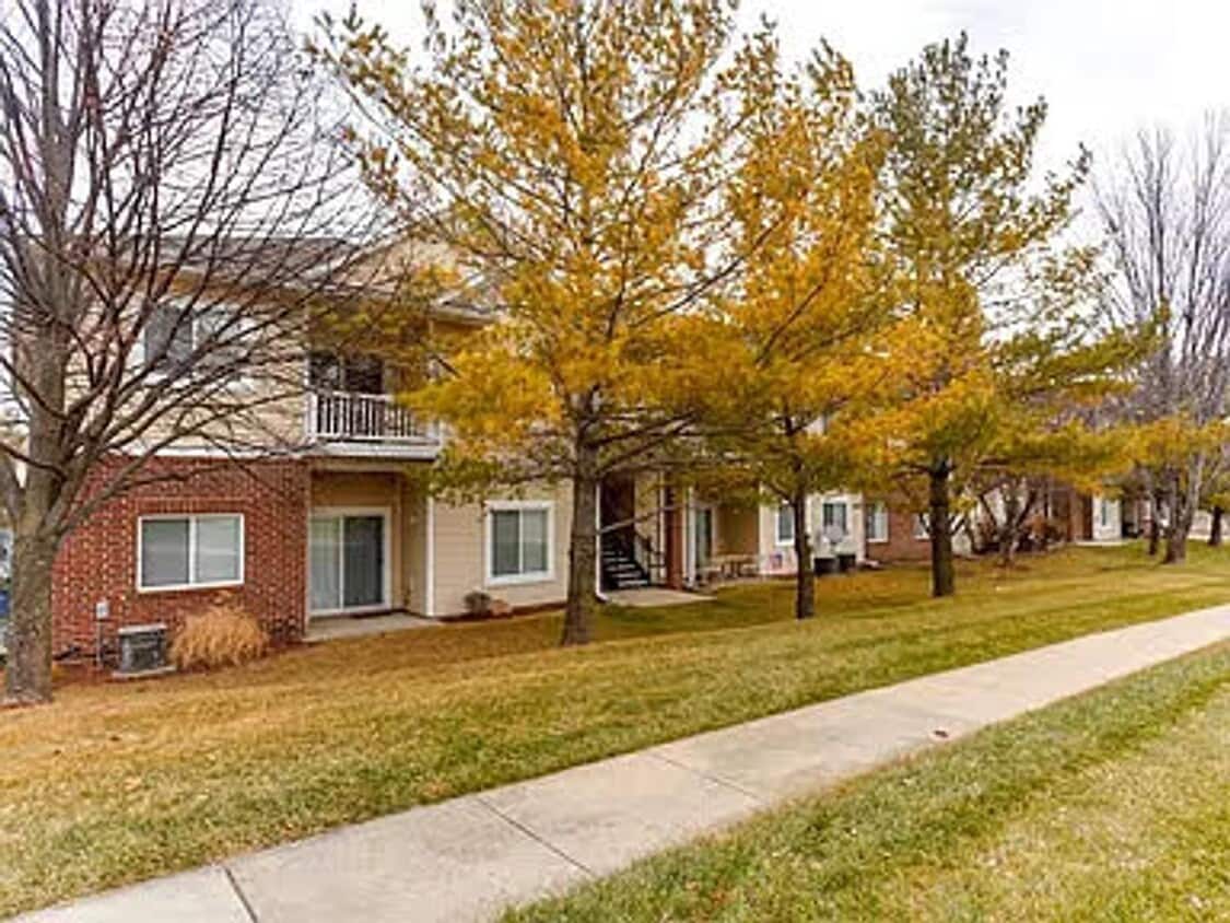 Primary Photo - Move-in ready 3 bedroom, 2 bathroom Condo ...