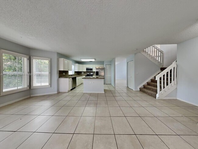 Building Photo - 7549 Lake Placid Ct