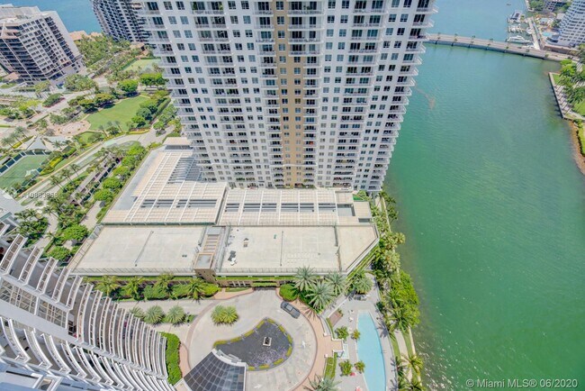 Foto del edificio - 901 Brickell Key Blvd