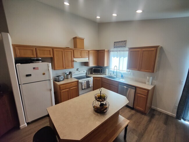 Foto del edificio - 5310 Arthur Ln