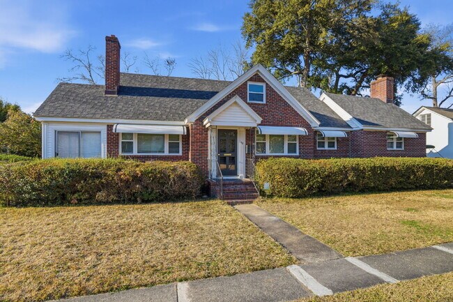 Foto del edificio - 32 Moore Dr