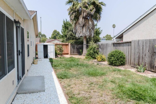 Building Photo - 1410 Cabrillo Ave