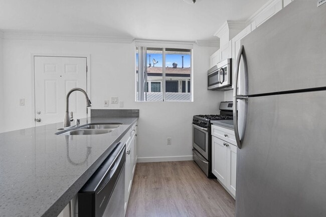 Building Photo - 6042 Barton Ave