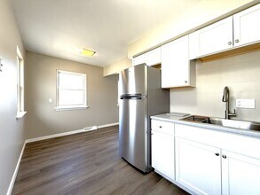 Building Photo - 11049 W Hampton Ave