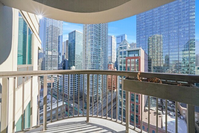 Foto del edificio - 400 N La Salle Dr