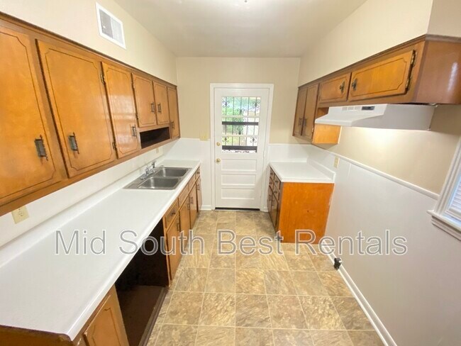 Building Photo - 2173 Pamela Dr