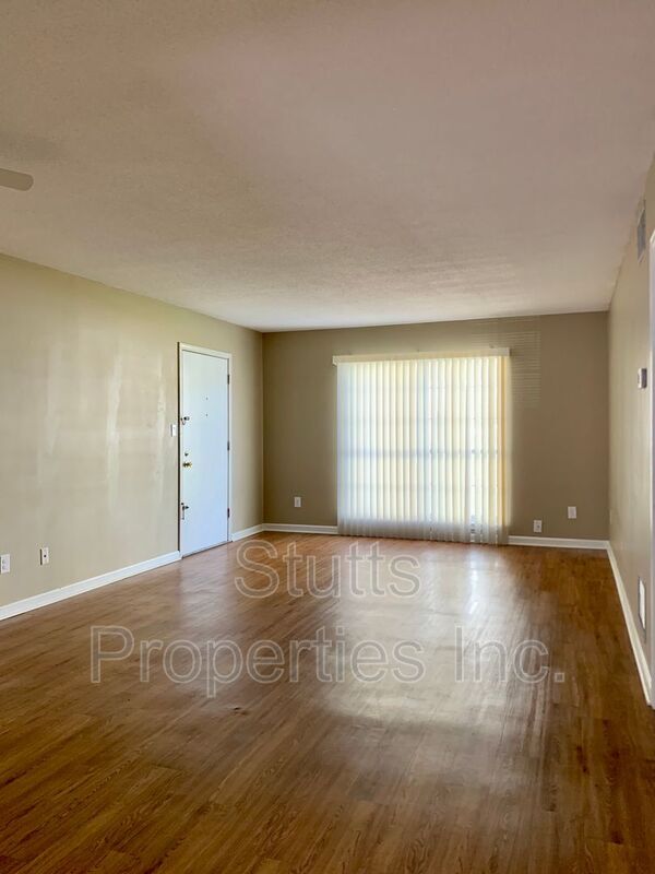 1975 Darby Dr Unit D1, Florence, AL 35630 Condo for Rent in Florence