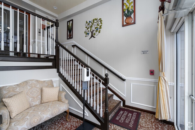 Lobby Photo - Chestnut Hollow Apartments