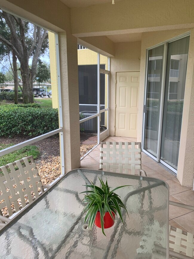 Foto del edificio - 9250 Highland Woods Blvd