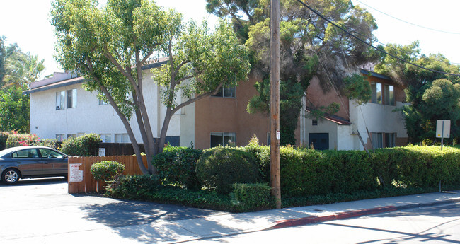 Building Photo - College Apartments