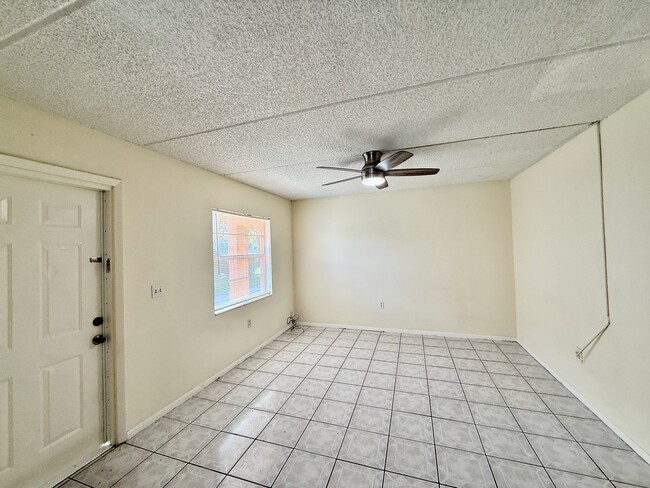 Building Photo - 698 Michigan Ct