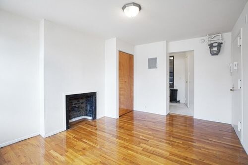 Foto del edificio - 18 Cornelia St