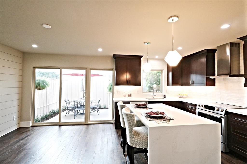 Foto principal - 5876 Doliver Dr