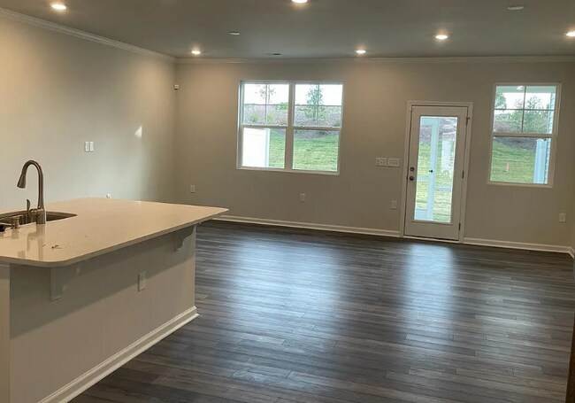 Foto del edificio - 5020 Tura St