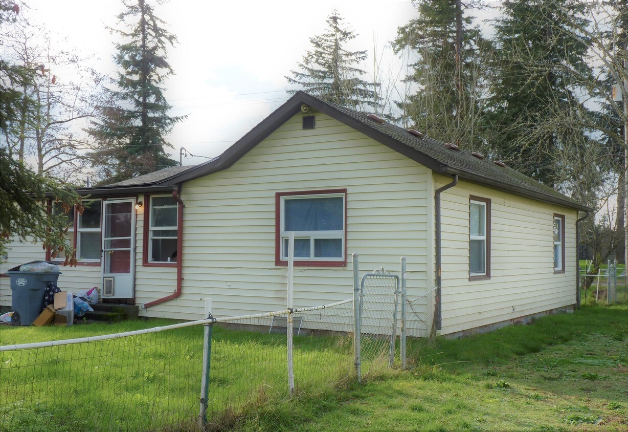 House 2 - Woodbrook Dr SW (JBLM) Multi-Homes Property