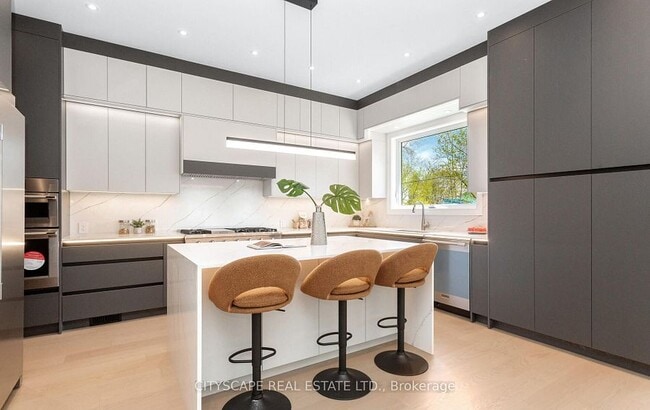 Photo du bâtiment - 55 Adanac Dr