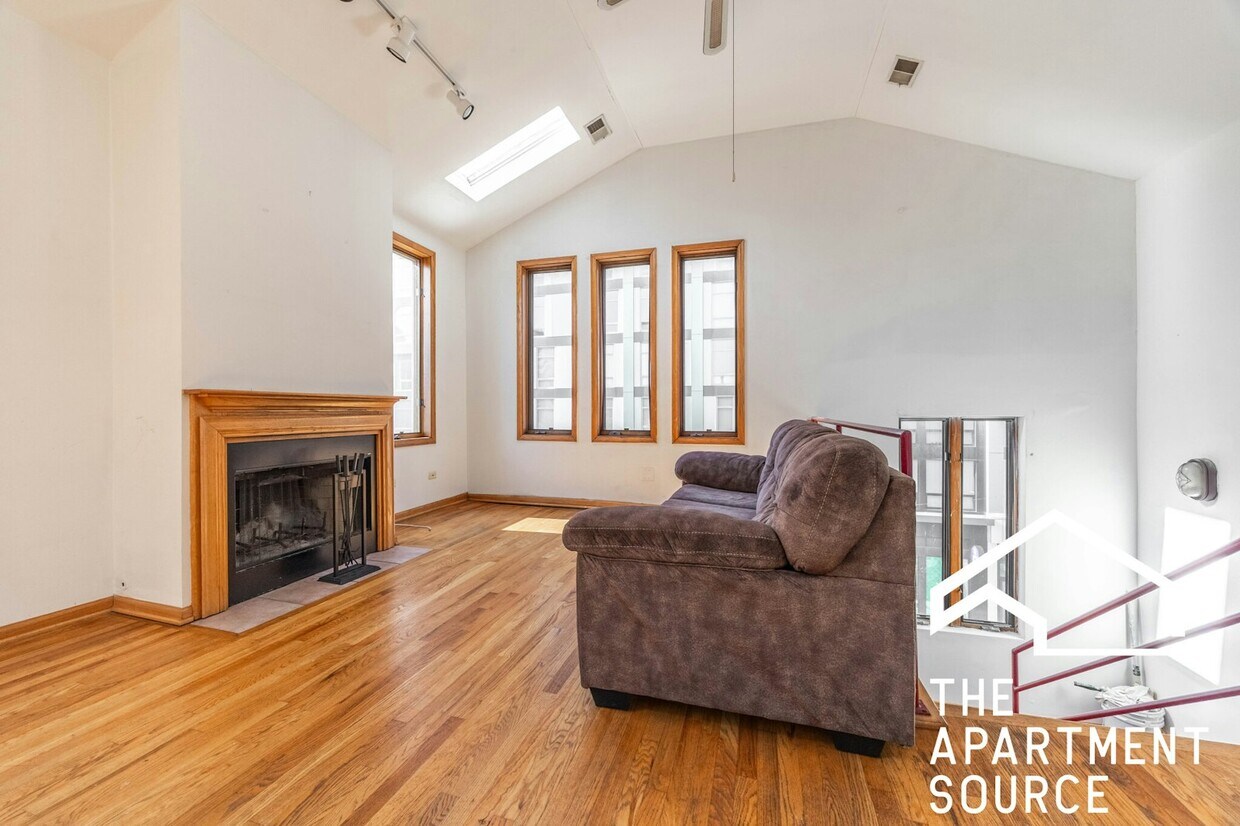 Photo - 817 North Milwaukee Avenue, Unit 3F