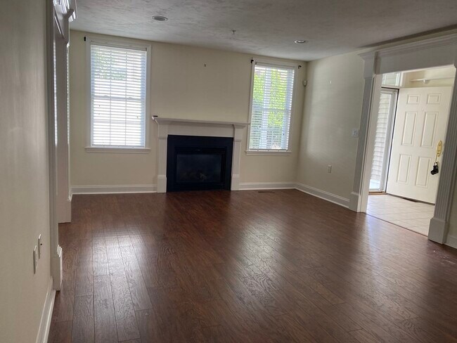 Foto del edificio - 807 Ledgewood Way
