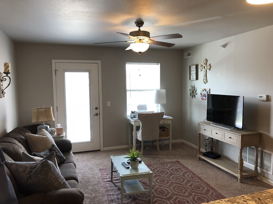 1023 Thurston St, Manhattan, KS 66502 Apartments in Manhattan, KS