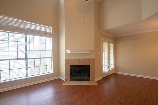Building Photo - 9601 Forest Ln