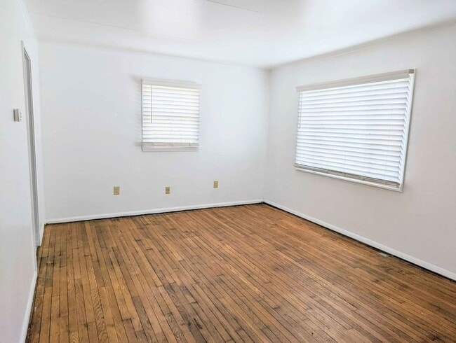 Building Photo - 3 Bedroom House on Quiet Street in Monaca
