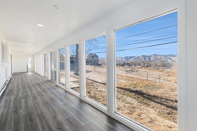 Foto del edificio - Large 4 bed 4 bath Home in Golden!