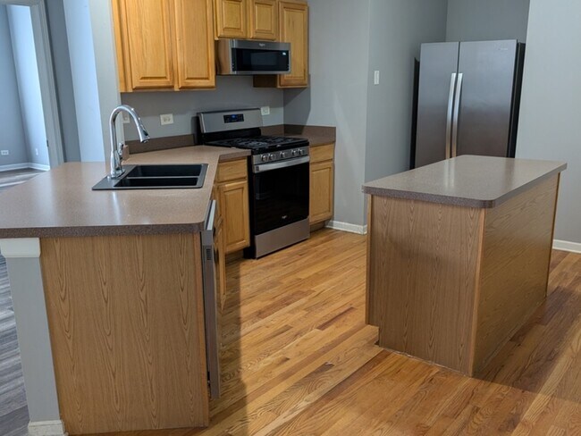 Foto del edificio - 1966 Alinda Ave