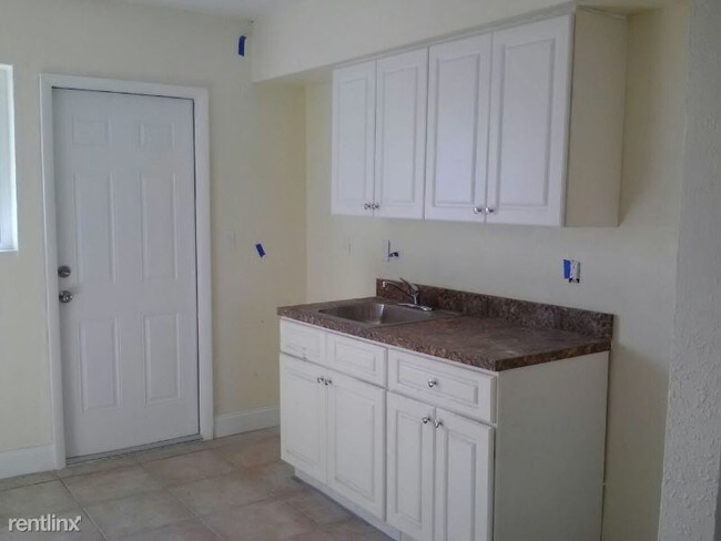 Building Photo - 2 br, 1 bath Apartment - 1254 NW 59th Street