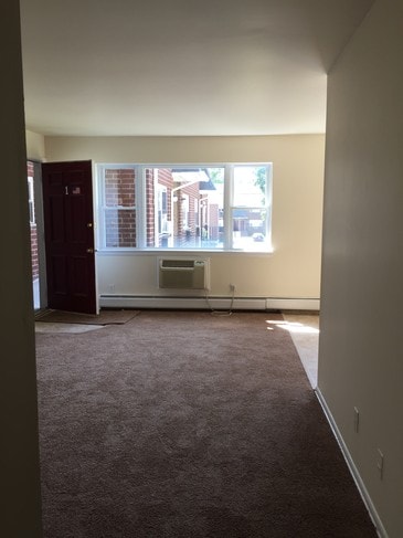 R1 - Sala de estar - Old Forge Apartments