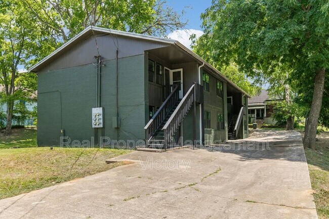 Foto del edificio - 2608 20th Ave N