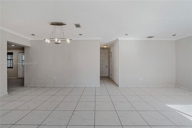 Foto del edificio - 1232 W 60th Terrace