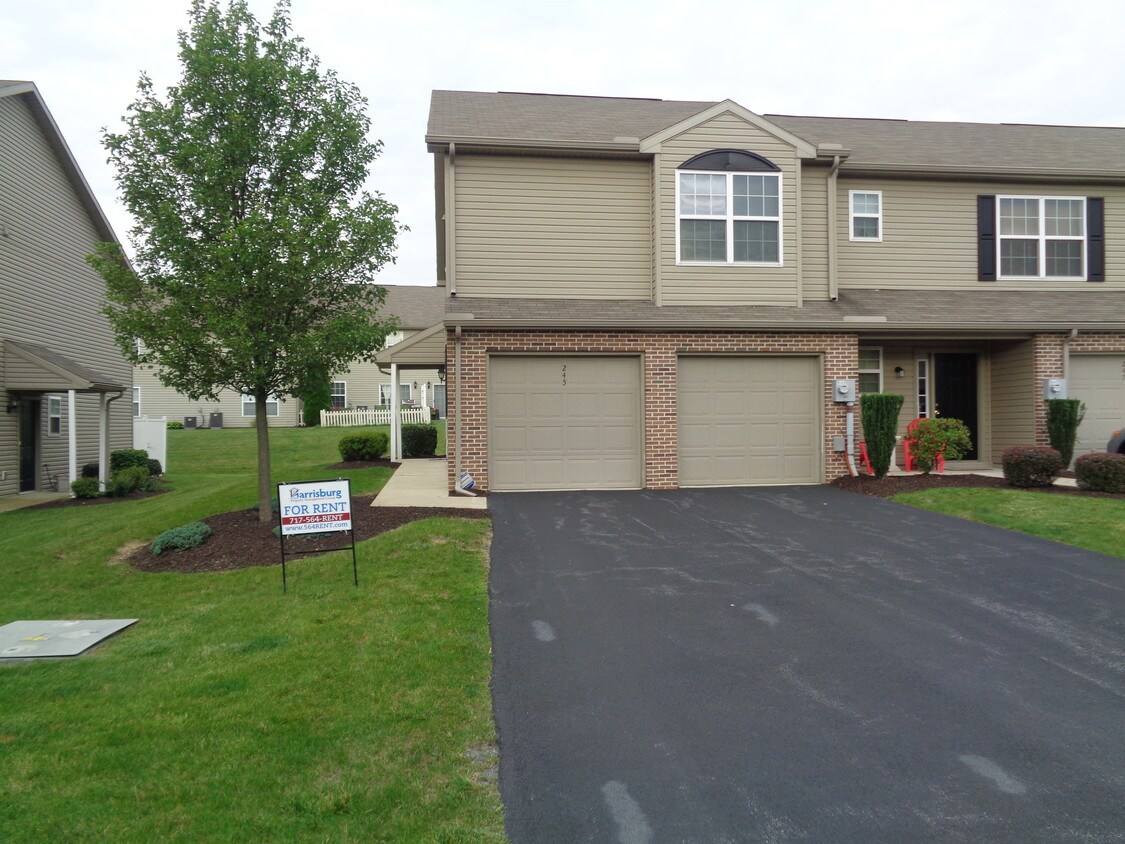 245 Thrush Dr, Hummelstown, PA 17036 Townhome Rentals in Hummelstown