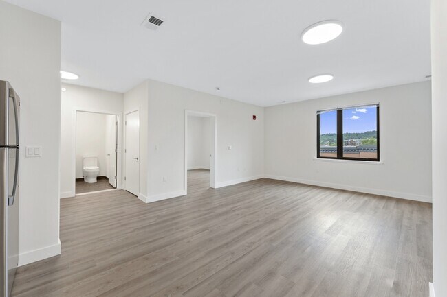 Building Photo - 49s Day St. - 306