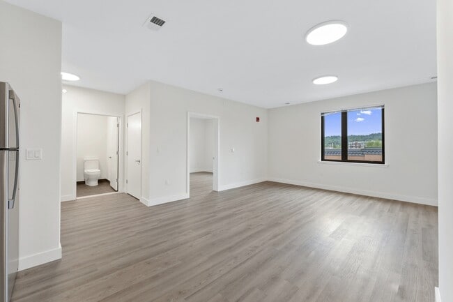 Building Photo - 49s Day St.- 208