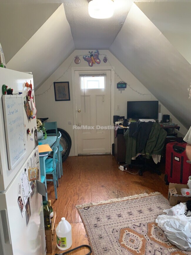 Foto del edificio - 379 Somerville Ave