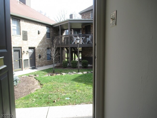 Building Photo - 181 Long Hill Rd