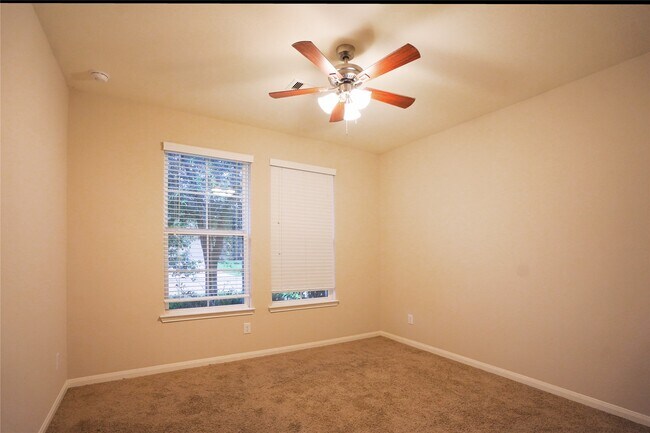 Foto del edificio - 3303 Windsor Ranch Ln