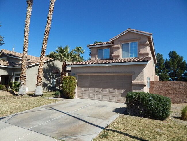 Foto del edificio - Gorgeous 3Bed/3Bath 2 Story home w/ office...