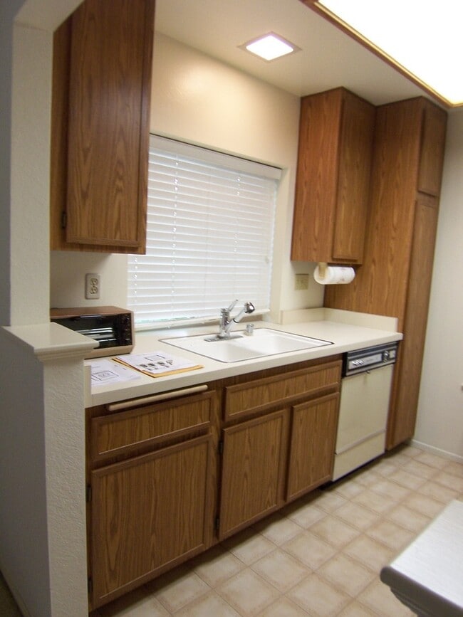 Building Photo - Cute and Cozy 1Br/1Ba located in Stony Bro...