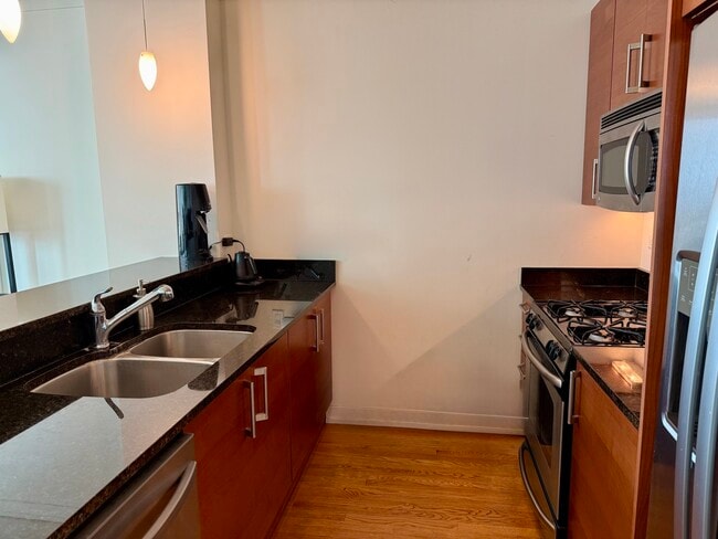 Building Photo - 1570 Elmwood Ave