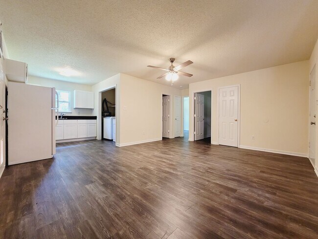 Foto del edificio - Gastonia 2 bed 1 bath