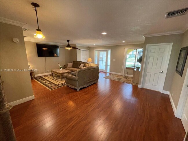 Building Photo - 4650 SW 110th Ave