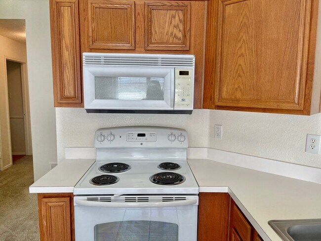 Building Photo - Nice Home in Burleson with lots of tile