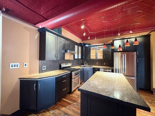 Foto del edificio - 318 N Main St