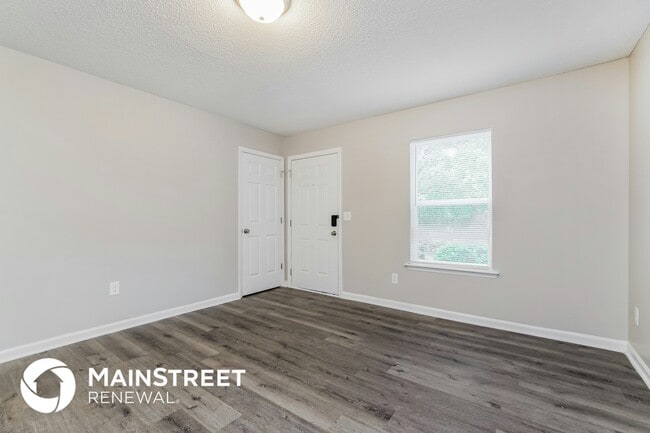 Building Photo - 1217 Kendall Dr