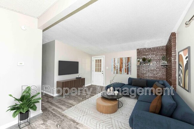 Building Photo - 1631 Elmhurst Dr