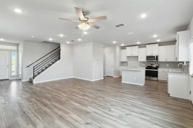 Foto del edificio - 6158 Marsh Ln