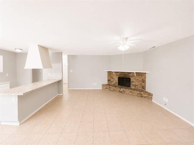 Building Photo - 805 Circle Cove Dr