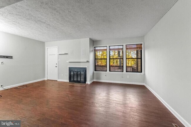 Building Photo - 23348 Red Oak Ct
