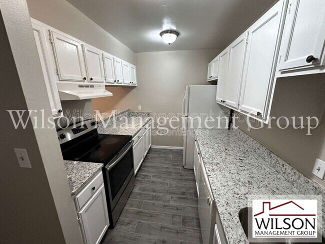 Foto del edificio - 500 Yellowwood Ct